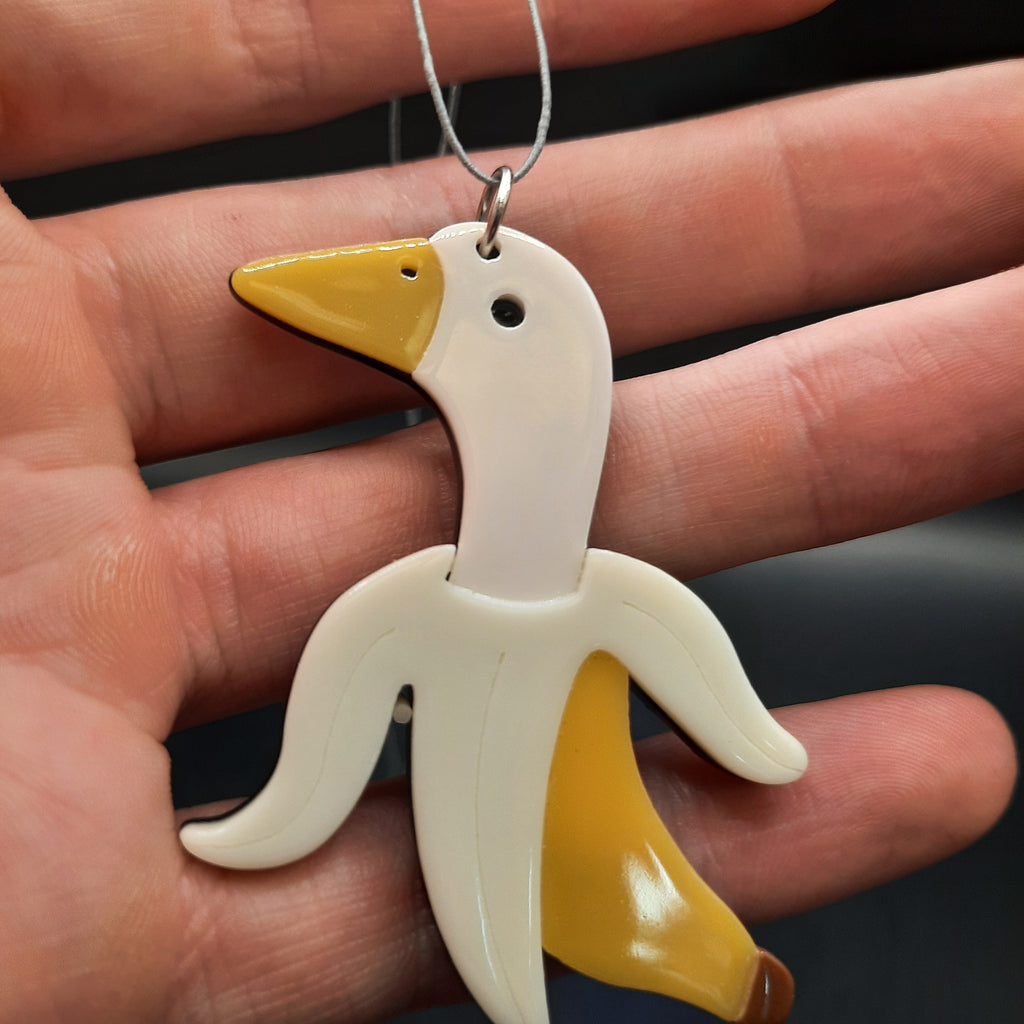 Apeelwing Car Ornament