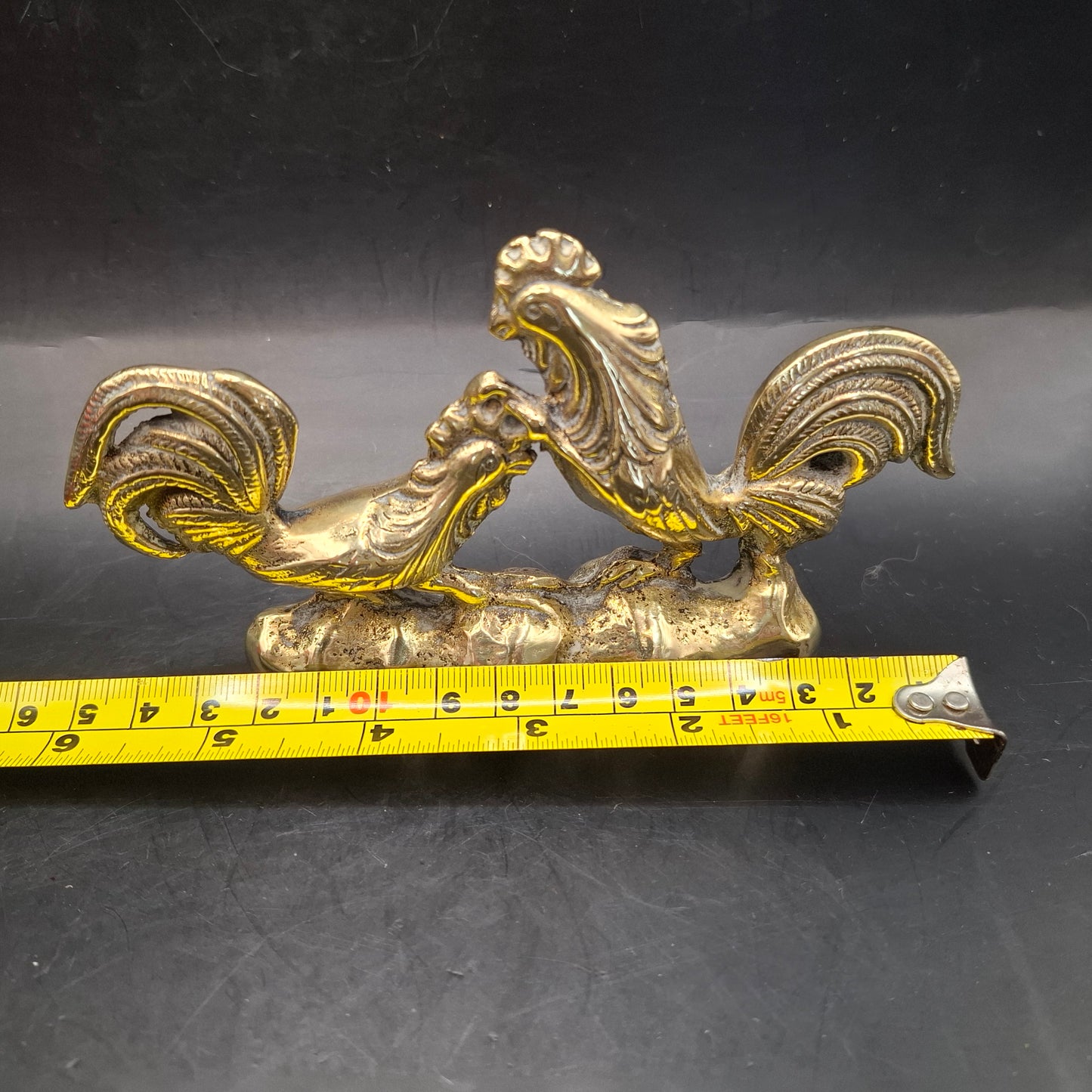 Metal Cock Fighting Ornament