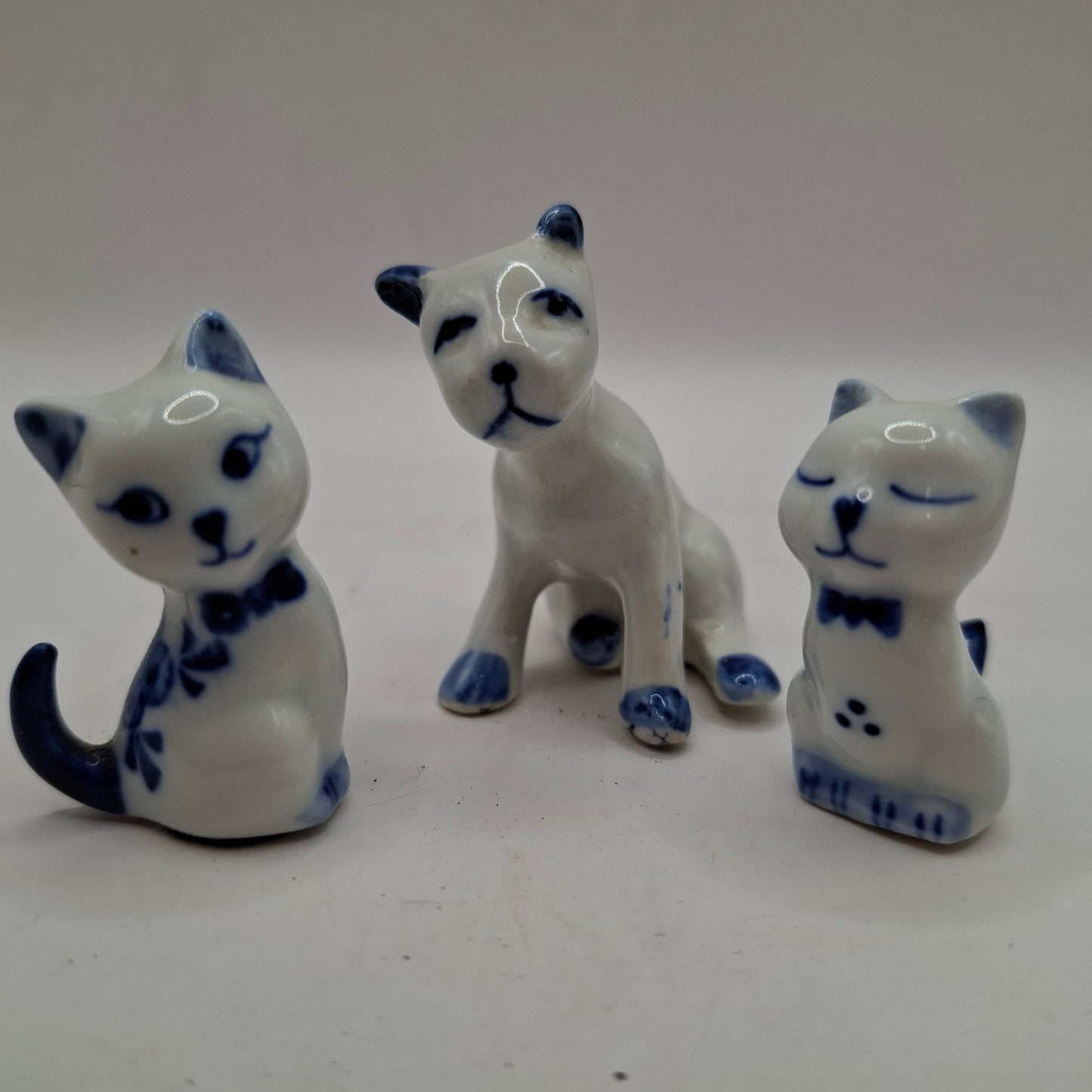 Blue & White Animals