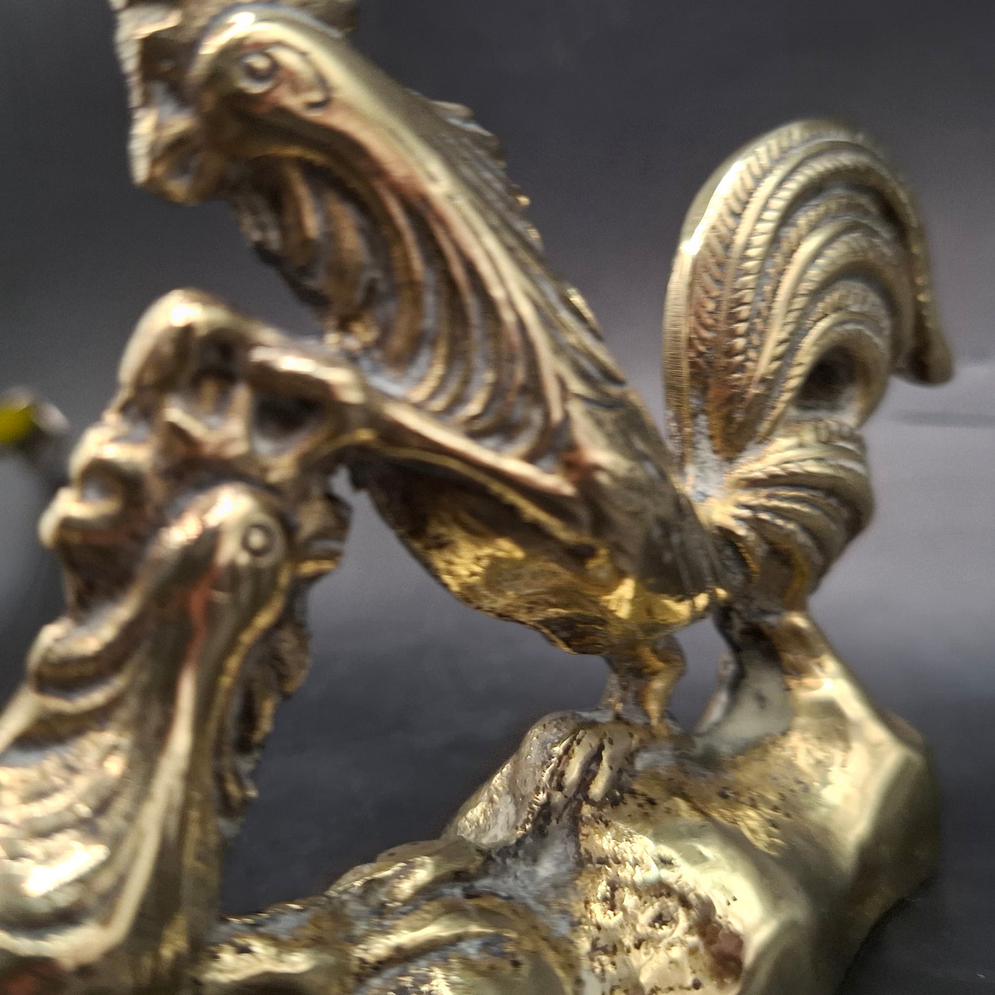 Metal Cock Fighting Ornament