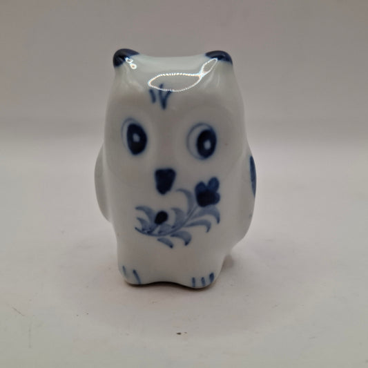 Blue & White Animals