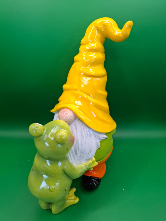 Weird Fella Kissing a Frg