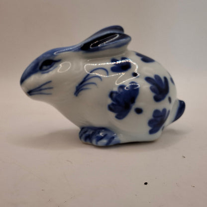 Blue & White Animals