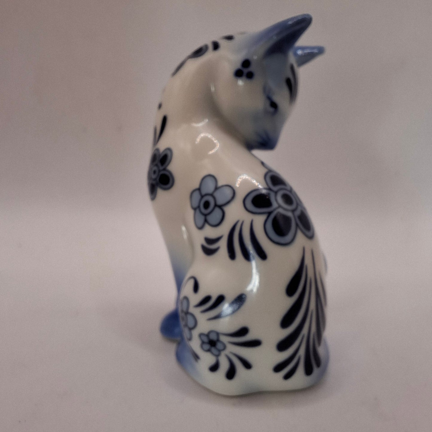 Blue & White Animals