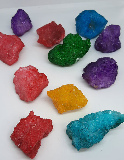 Coloured Geodes